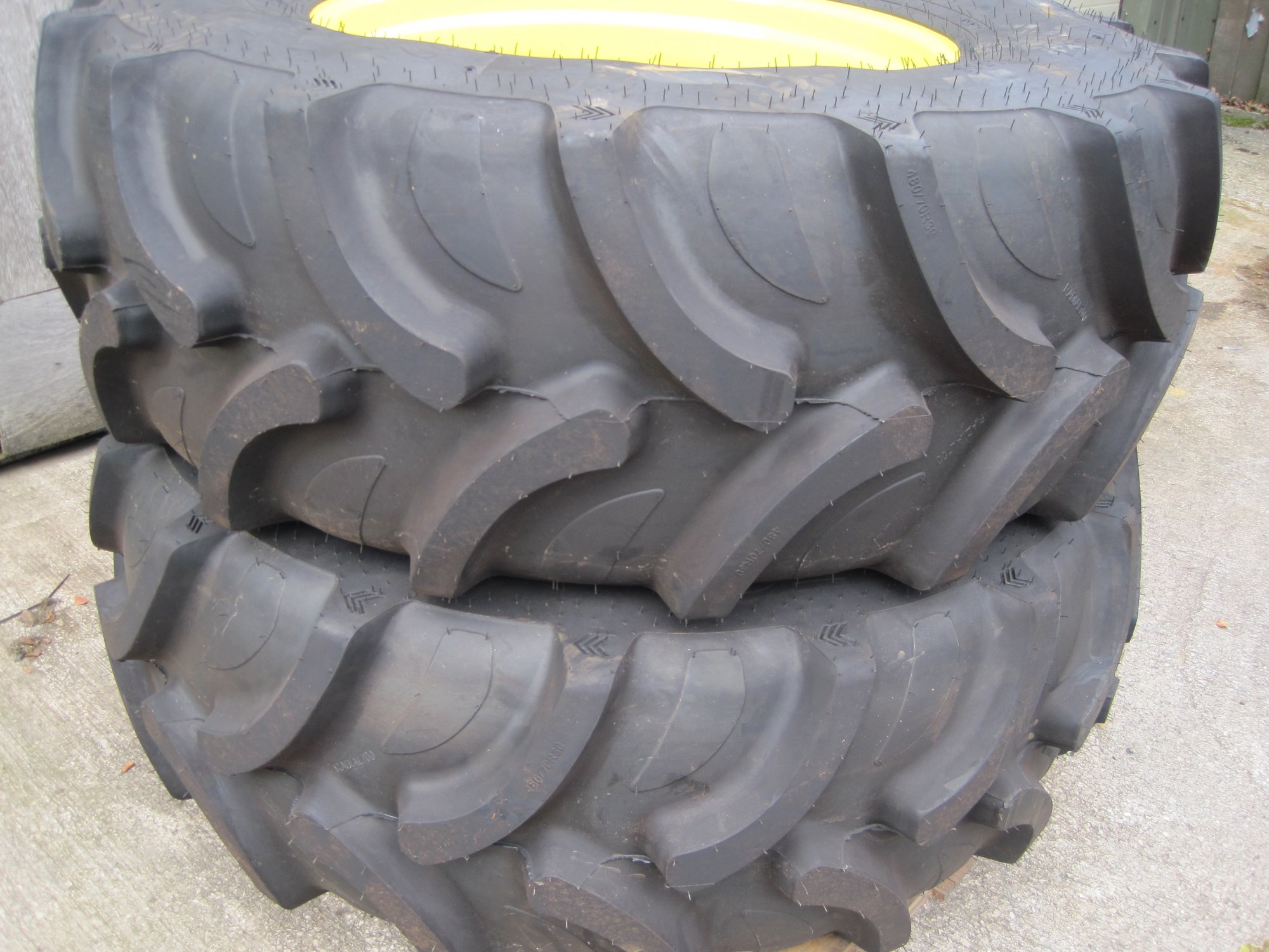 John Deere Wheels&tyres for a 5075E Balmers GM Ltd